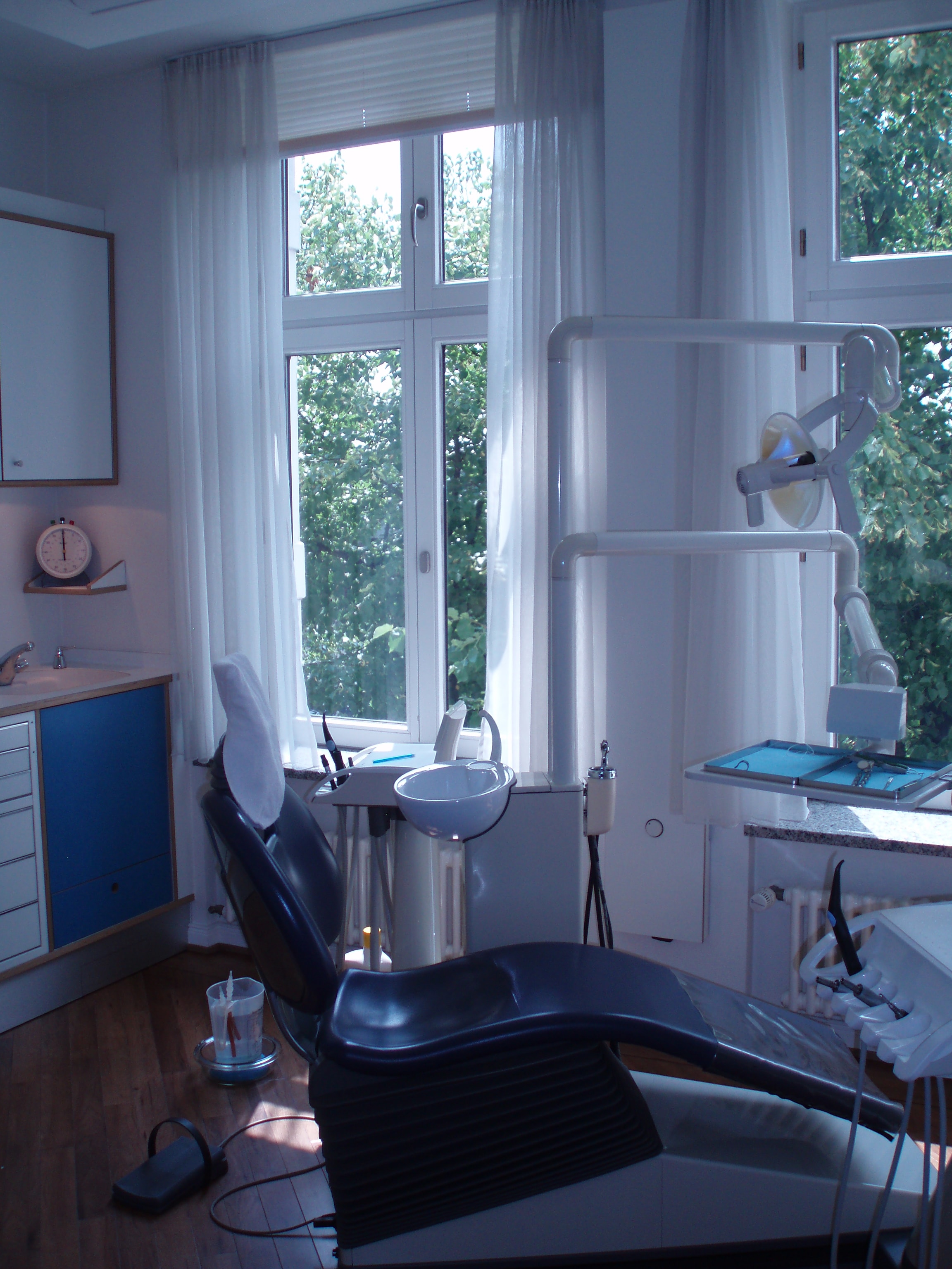 Sonnenschutzfolie mit 99,5% UV-Schutz richtig montieren und reinigen.